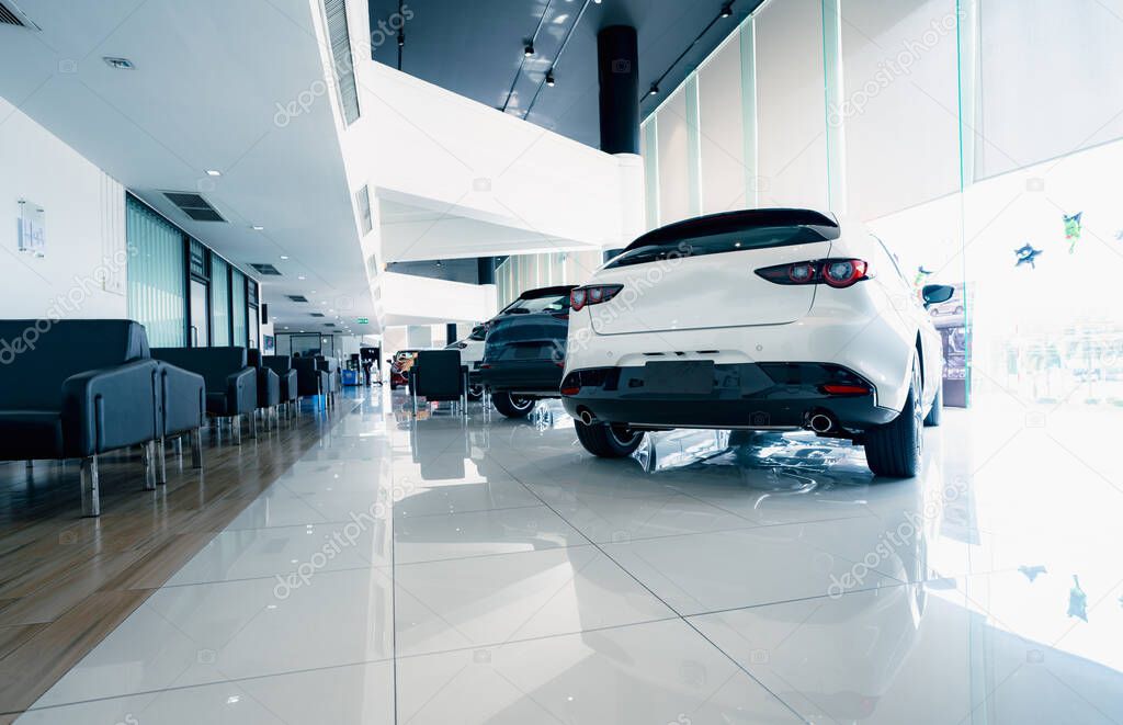 Neuwagen im Showroom – Deal des Monats